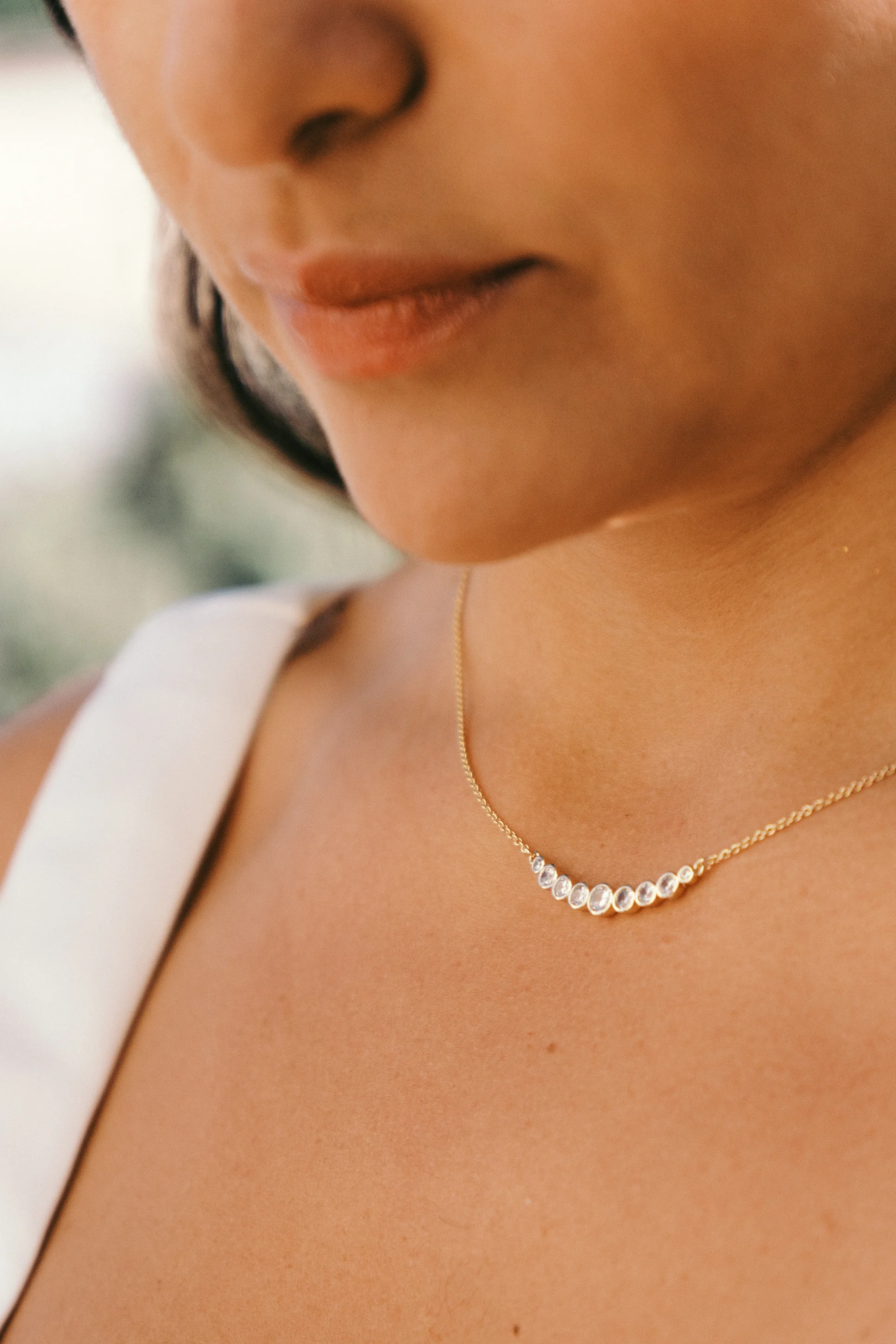 Golden, The necklace, up close